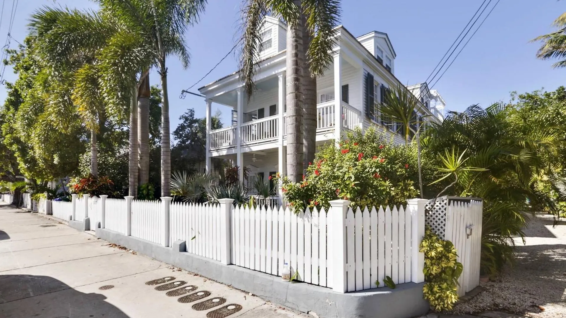 Lazy Gecko By Avantstay Walk To Duval St In Key West Month Long Stays Only Holiday home